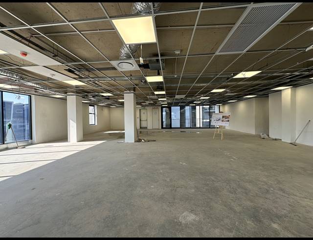 285M² OFFICE TO LET IN GLENADRIENNE